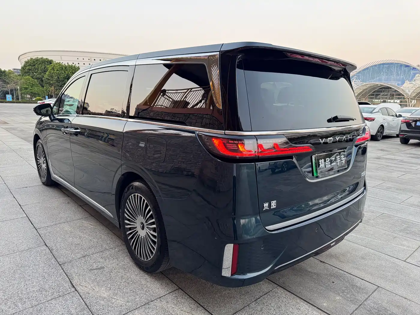 Voyah Auto Voyah Dreamer 2025 PHEV AWD Excellent Kunpeng Edition фото 5