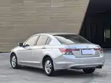 Photo 11 - Honda Accord