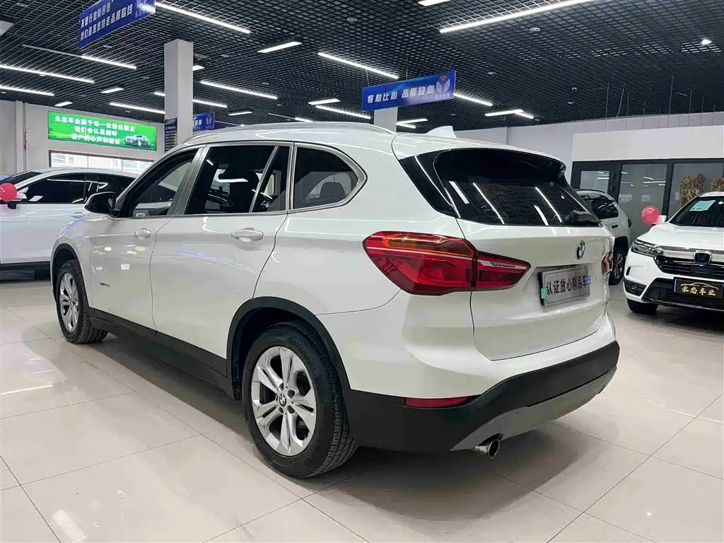BMW X1 2016 sDrive18Li Premium Model фото 4