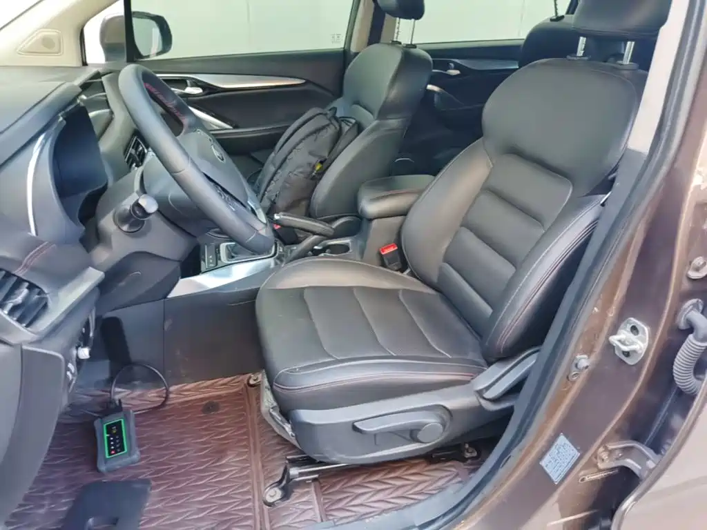 JAC Motors JAC Refine R3 2018 2018 1.6L Manual Luxury Sunroof