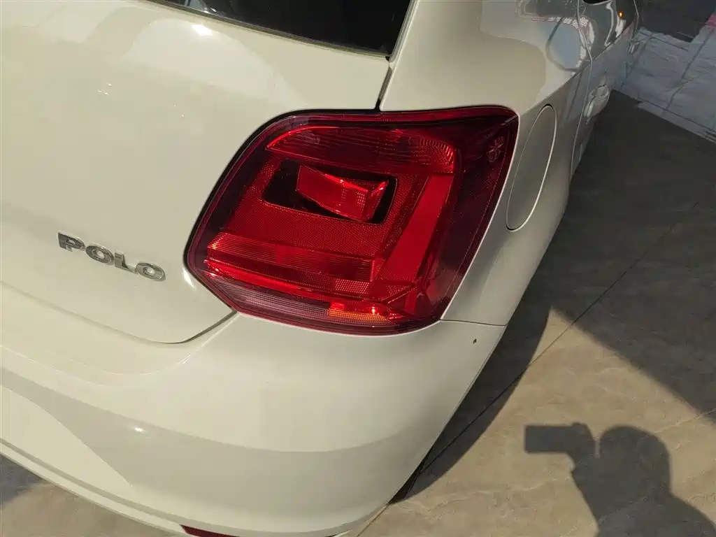 Volkswagen Polo 2016 1.4L Automatic Trend фото 8