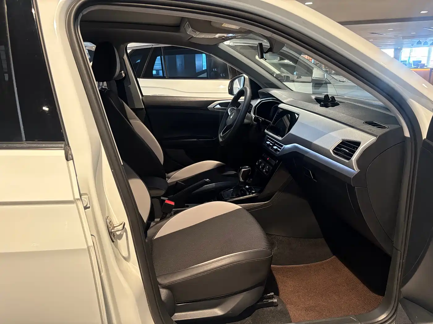 Volkswagen Tanying 2023 Model 200TSI DSG Joy Smart Connect Edition фото 4