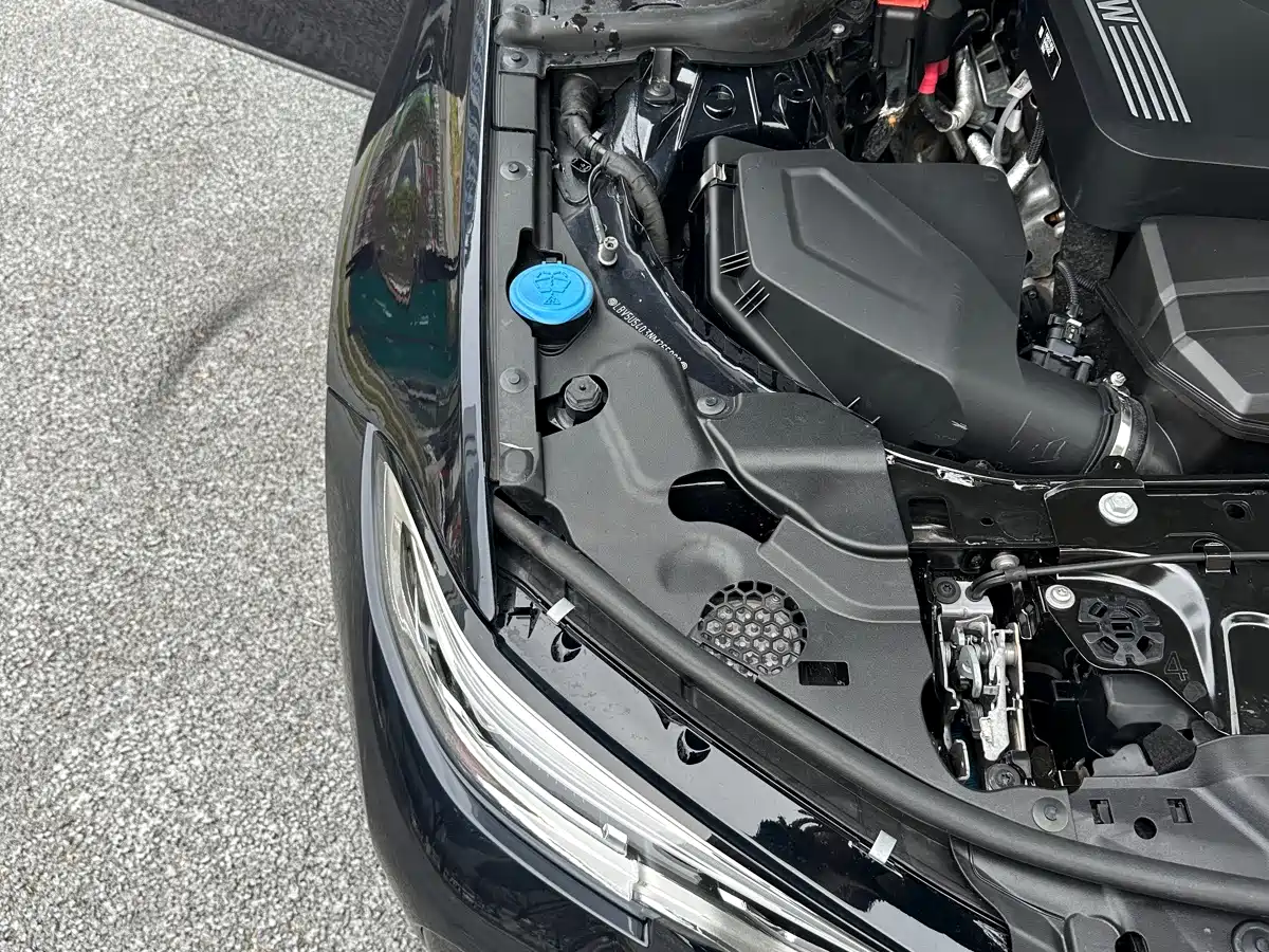 Photo 18 - BMW 3 Series