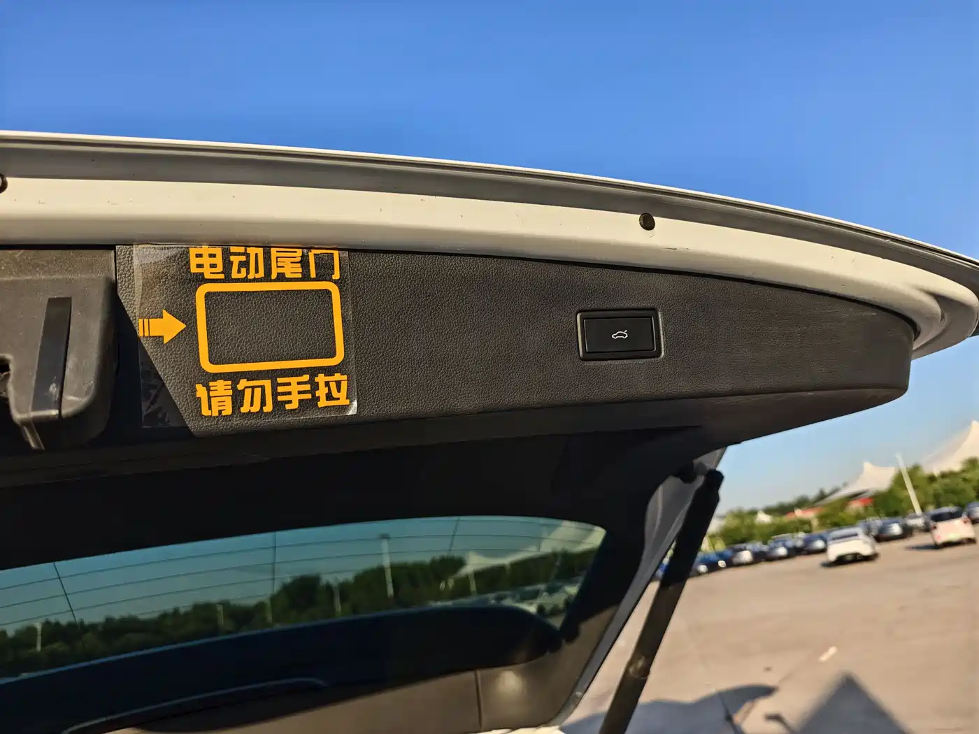 Volkswagen Tiguan L 2023 330TSI Auto 2WD R-Line Premium Edition фото 6