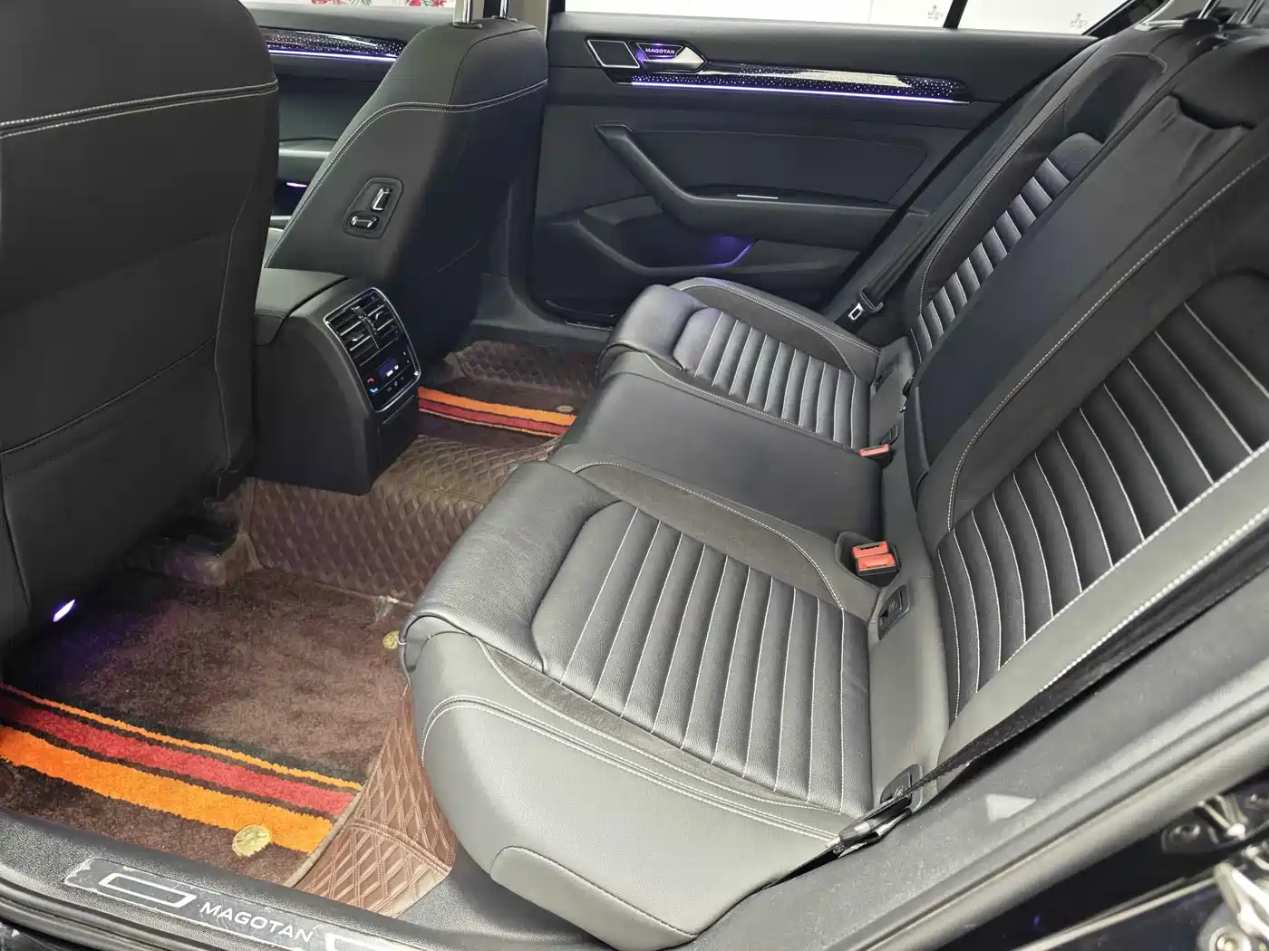 Volkswagen Magotan 2020 330TSI DSG Leading фото 10