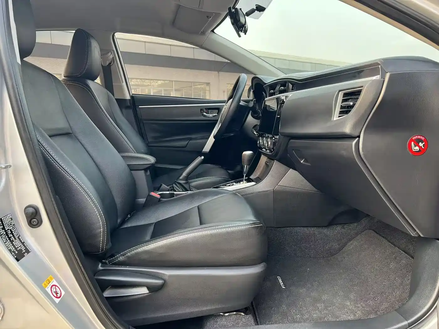 Toyota Corolla 2017 Facelift 1.6L S-CVT GL фото 13