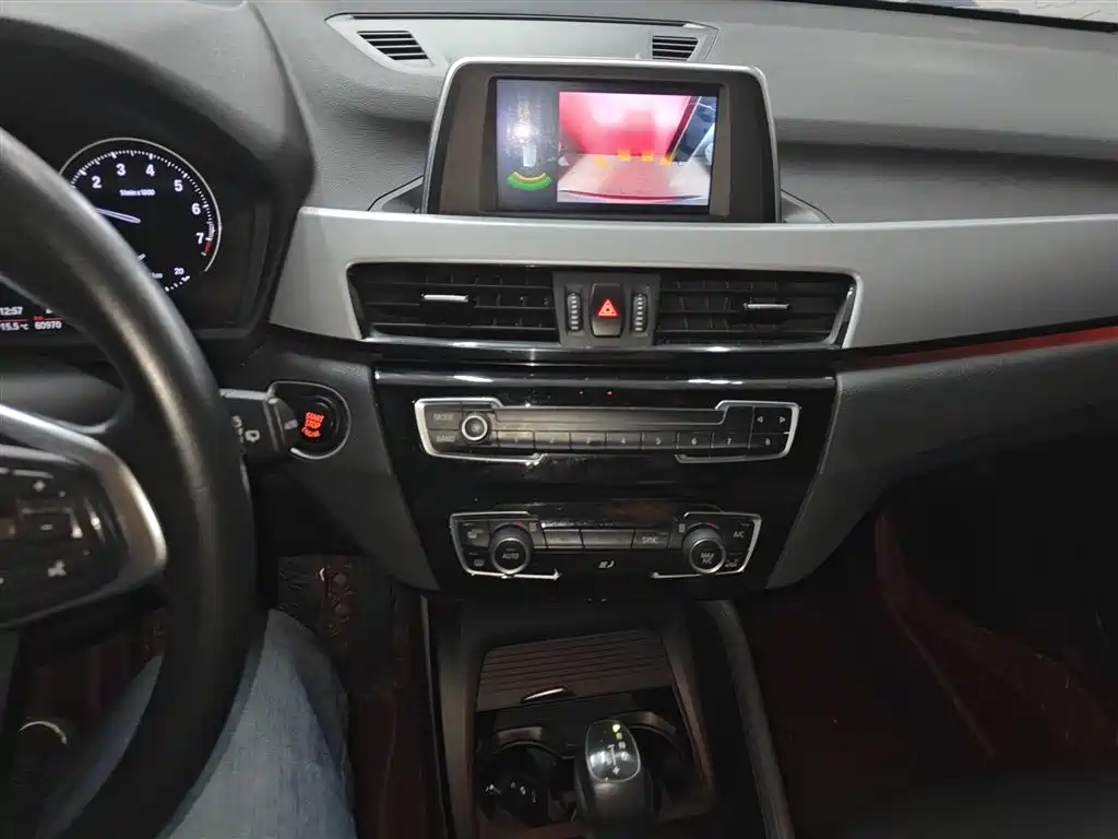 BMW X1 2019 sDrive18Li Fashion Model фото 13