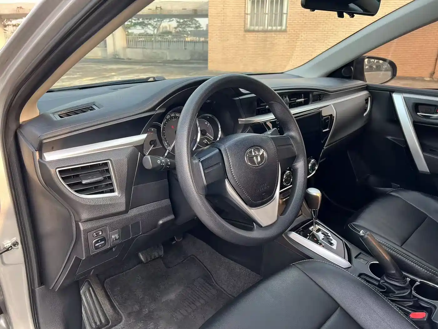 Toyota Corolla 2017 Facelift 1.6L S-CVT GL фото 10