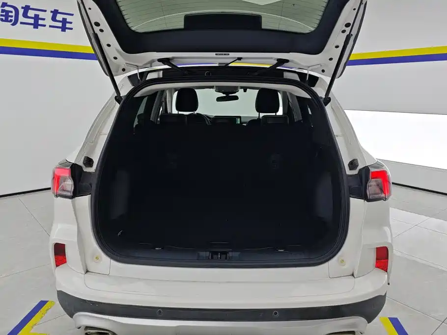 Ford Escape 2021 2020 EcoBoost 245 2WD Premium Edition