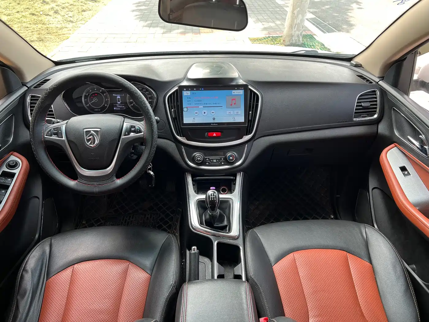 Baojun 560 2015 2015 1.8L Manual Elite