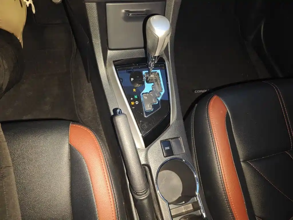 Toyota Corolla 2017 Facelift 1.6L S-CVT GL фото 7