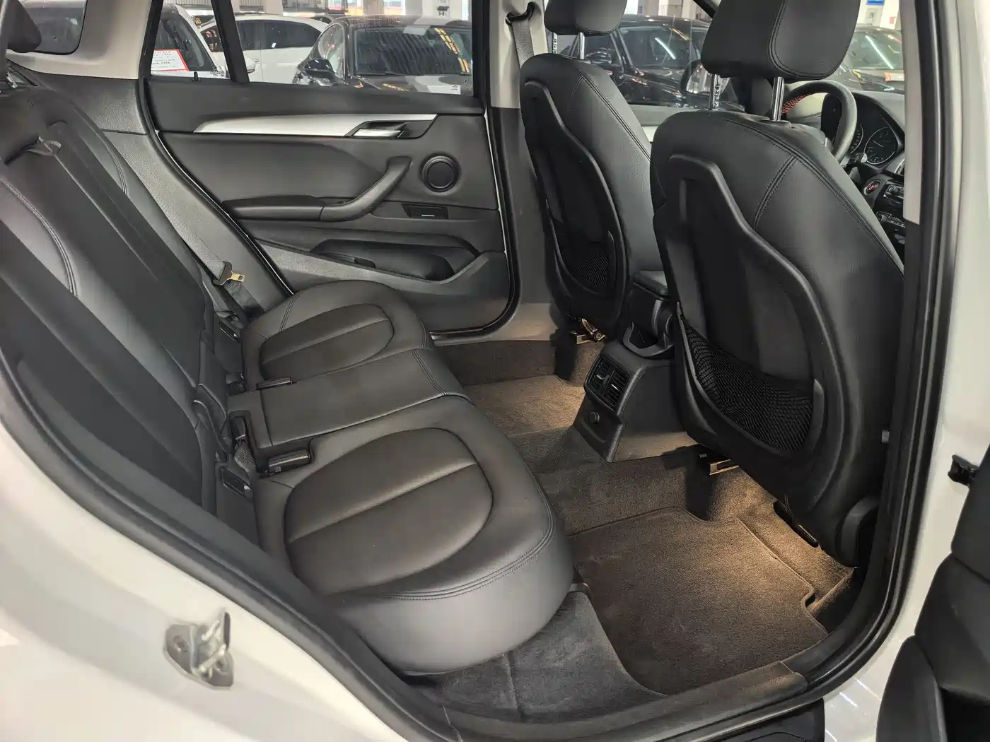 BMW X1 2016 sDrive18Li Premium Model фото 12