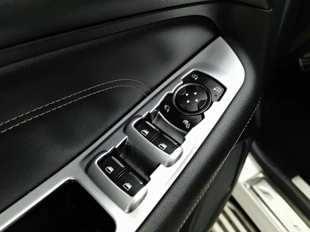Фото 9 - Ford Edge