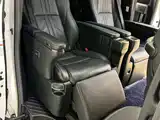 Фото 12 - Toyota Vellfire