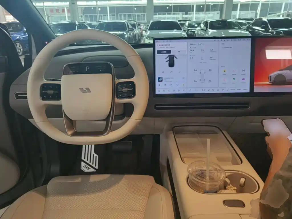 Li Auto i6 2026 2025 2WD Base Model