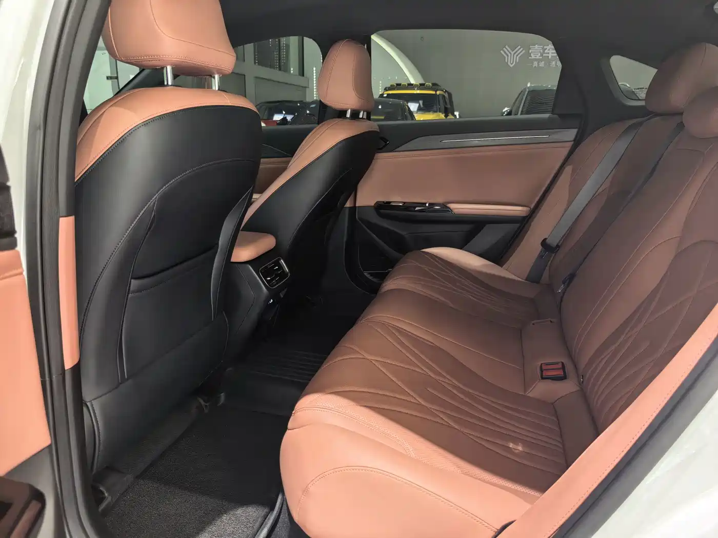 Geely Galaxy Galaxy L6 2025 2025 EM-i 60km Voyage Edition
