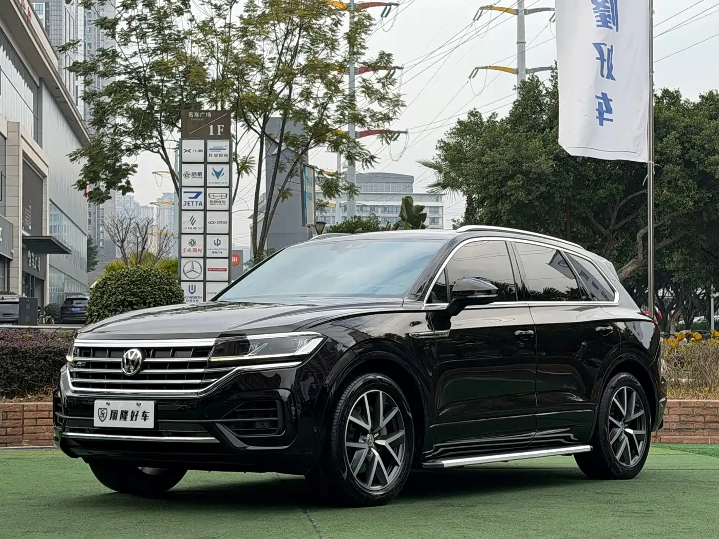 VOLKSWAGEN TOUAREG