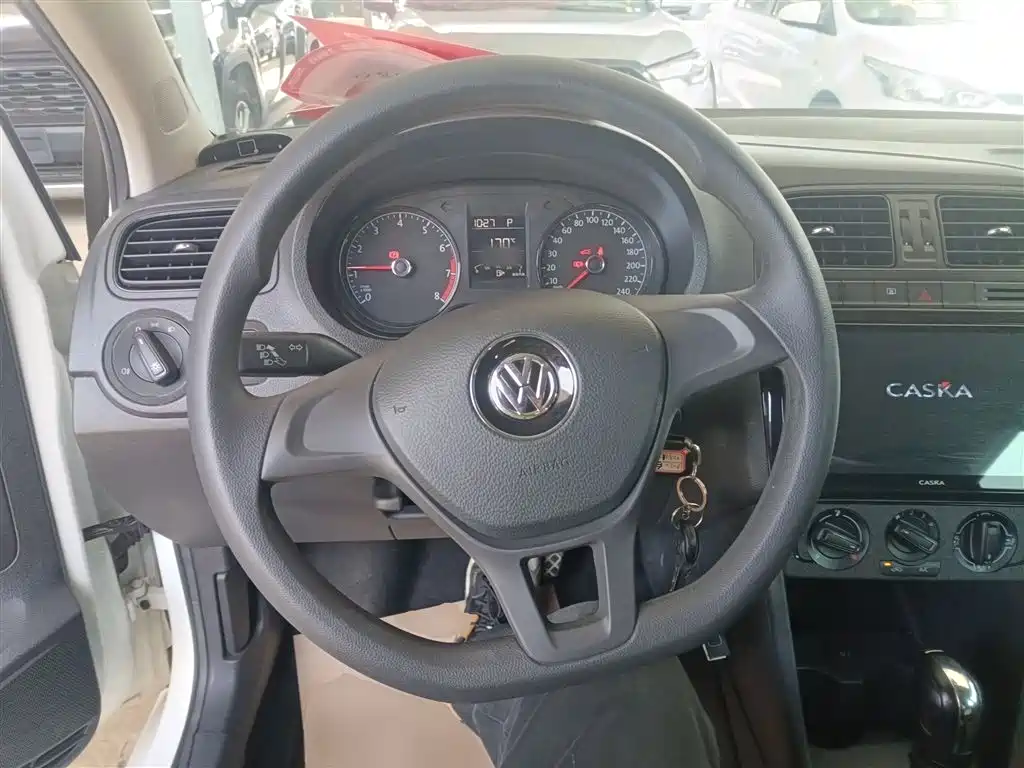 Volkswagen Polo 2018 1.5L Auto Safe Drive фото 11