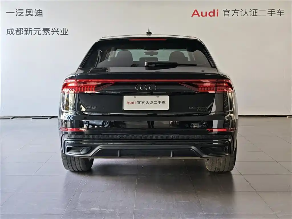 Audi Q8 2021 2022 55 TFSI Luxury Dynamic