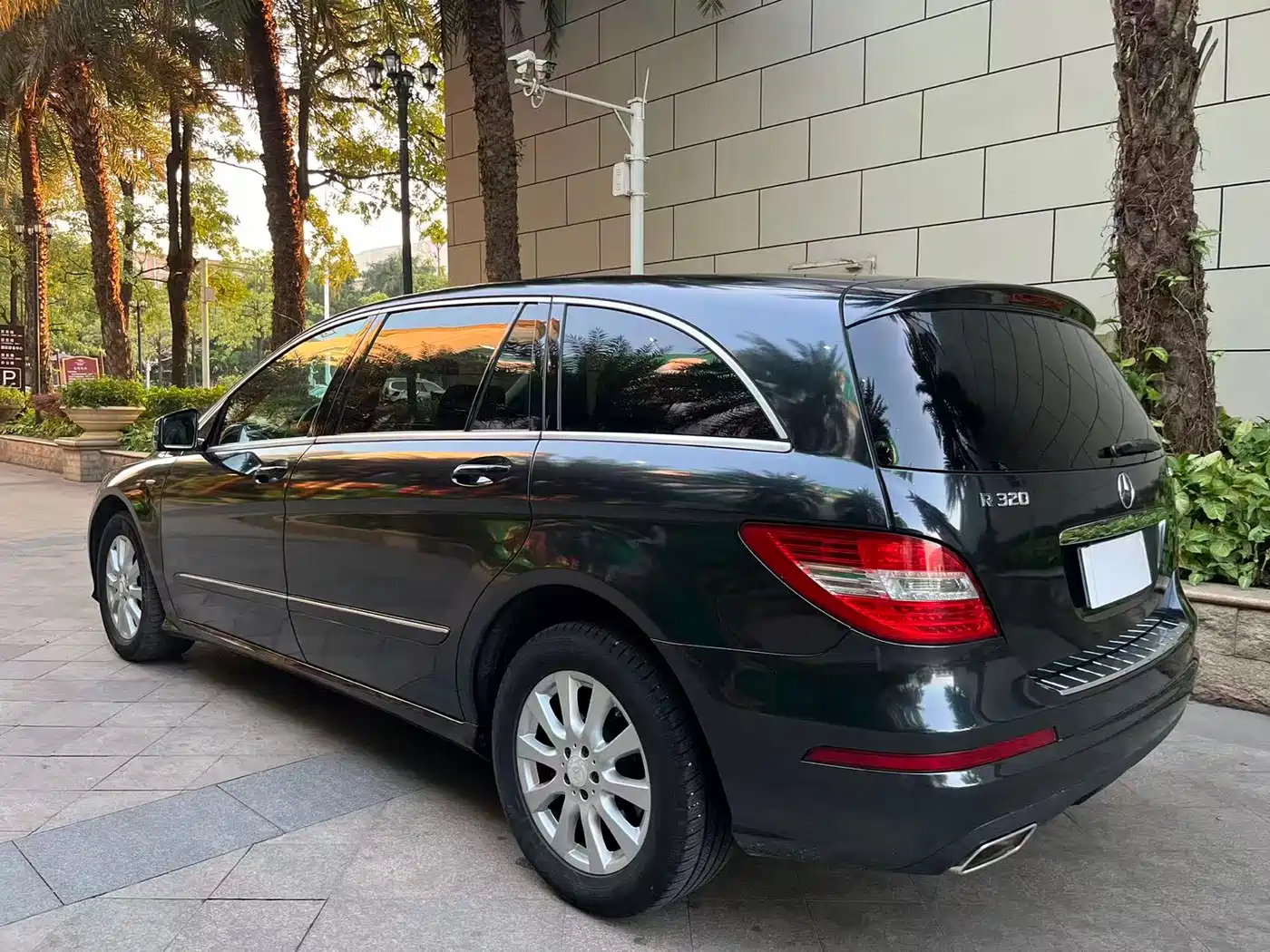 Mercedes-Benz R-Class 2017 R 320 4MATIC Business Collector's Edition фото 3