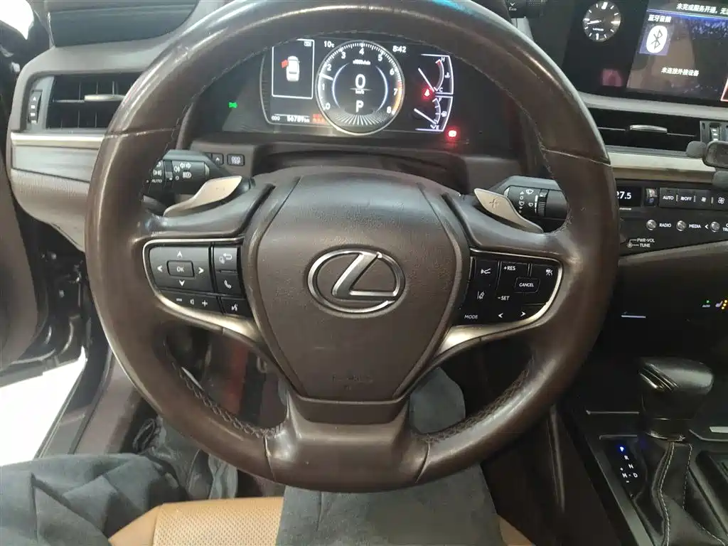 Lexus ES 2020 200 Excellence фото 7