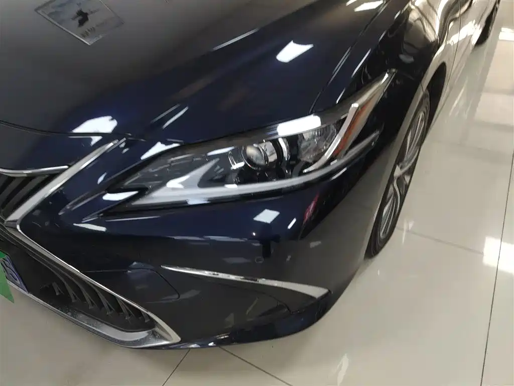 Lexus ES 2020 200 Excellence фото 18