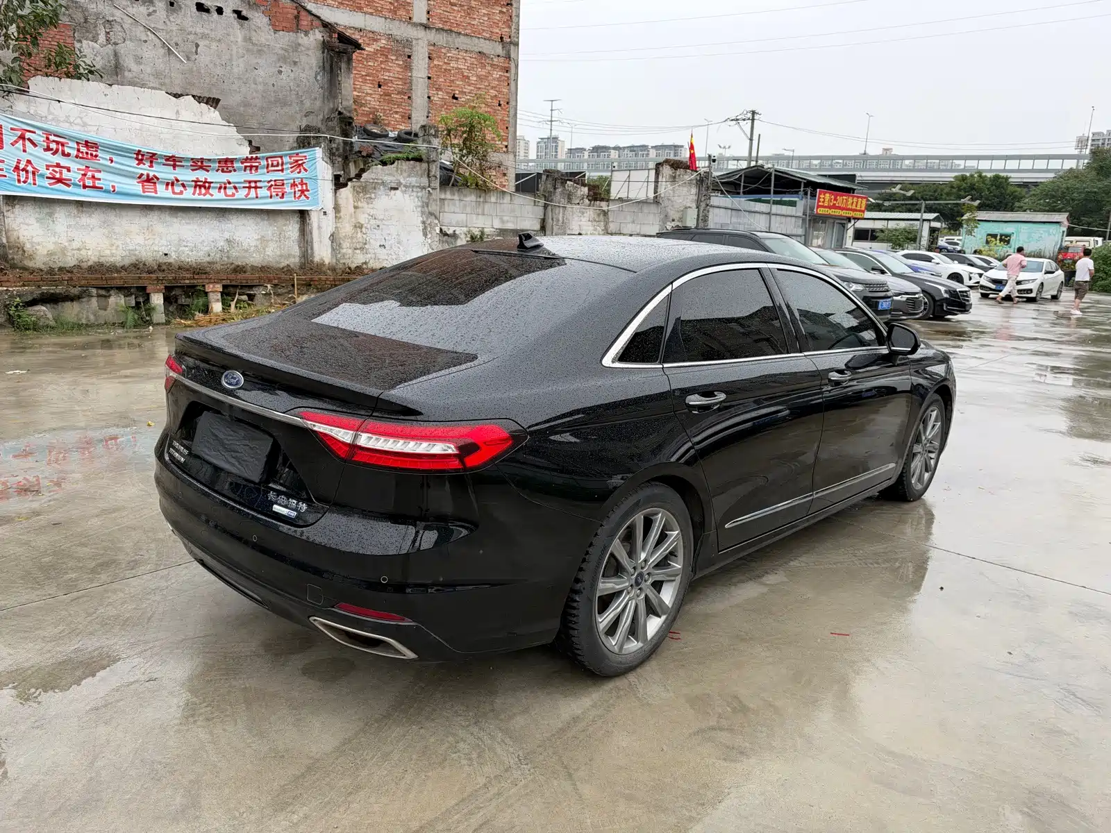 Фото 5 - Ford Taurus