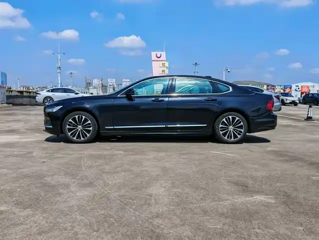 Volvo S90 2024 B5 Momentum Luxury Edition — фото 5