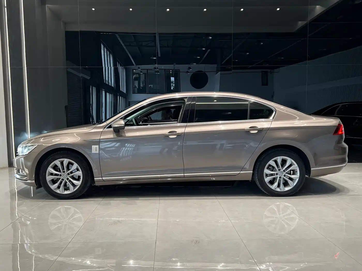 Volkswagen Magotan 2017 330TSI DSG Luxury фото 4