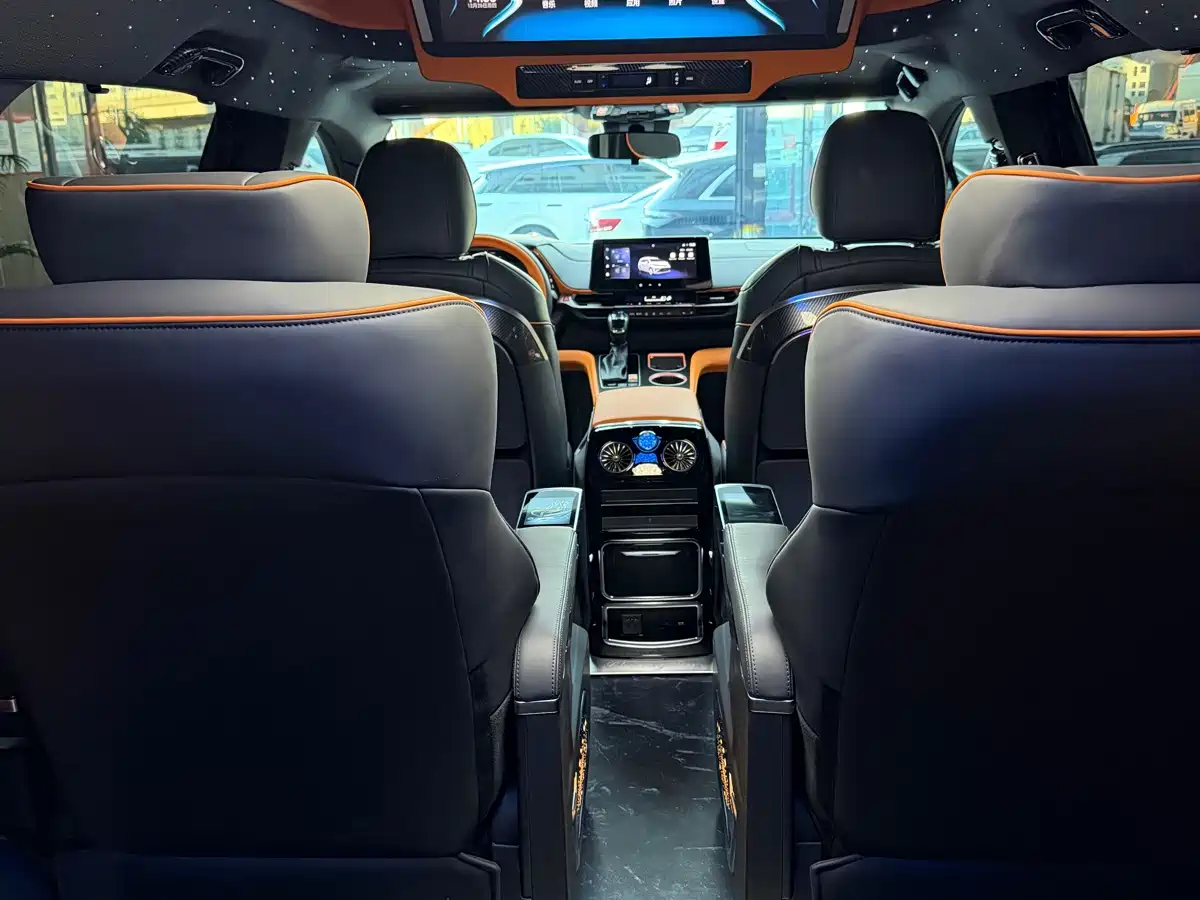 Toyota Granvia 2025 2024 2.5L Hybrid Luxury