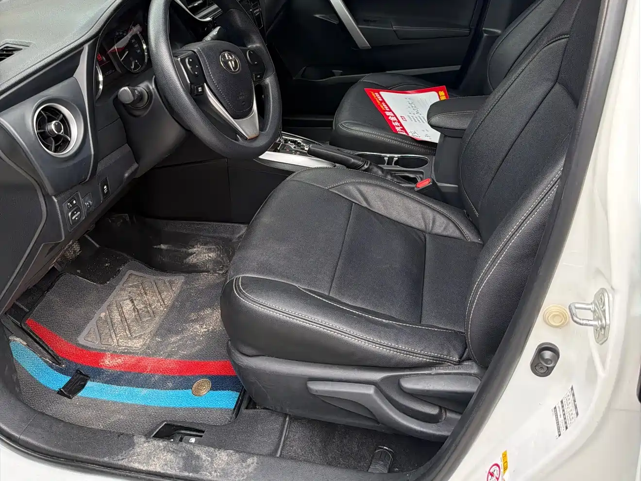 Фото 9 - Toyota Corolla