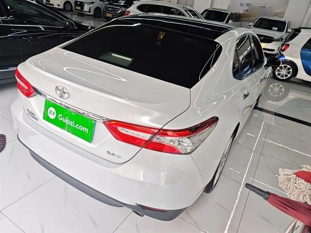 Toyota Camry 2018 2.5G Luxury Edition фото 7