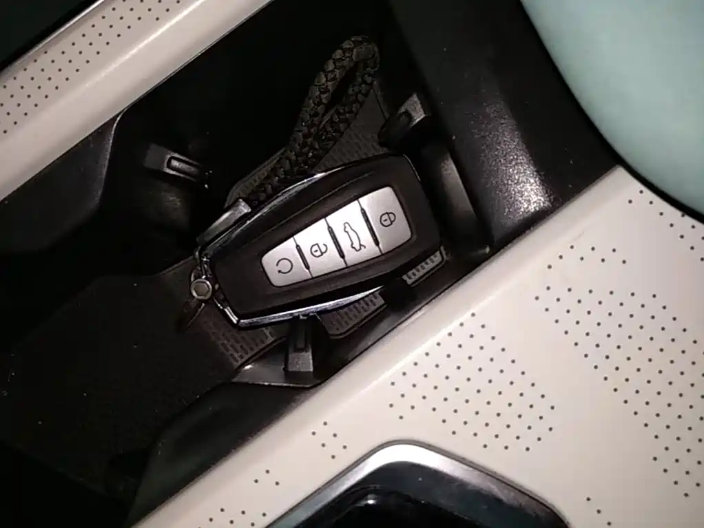 Фото 9 - Geely Emgrand L HiP