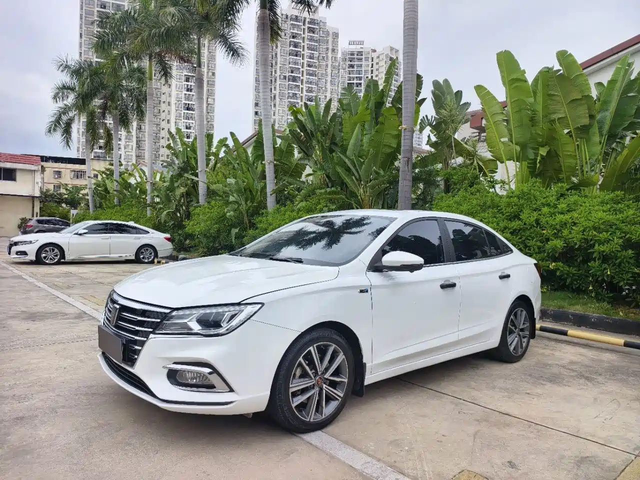 Фото 1 - Roewe i5
