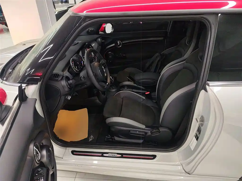 MINI JCW