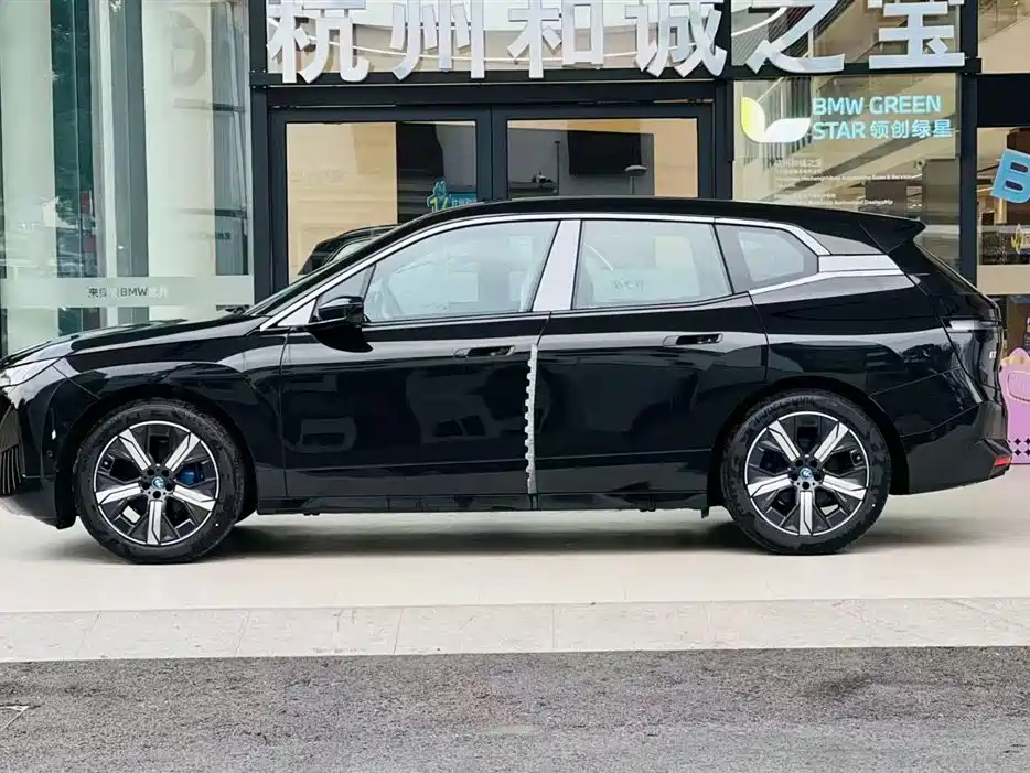 BMW iX 2023 Facelift xDrive40 фото 2