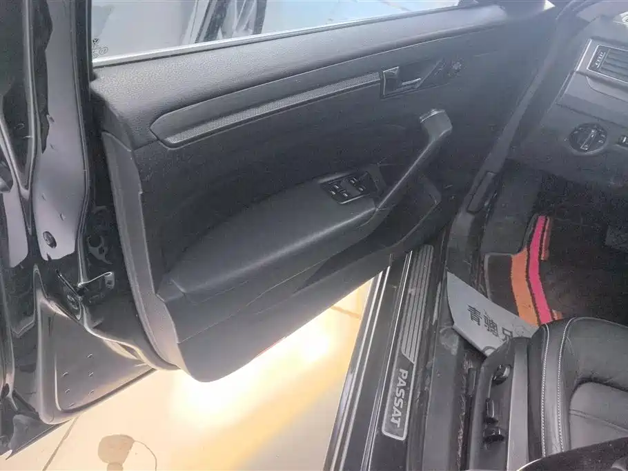 Volkswagen Passat 2016 330TSI DSG Executive Edition фото 7