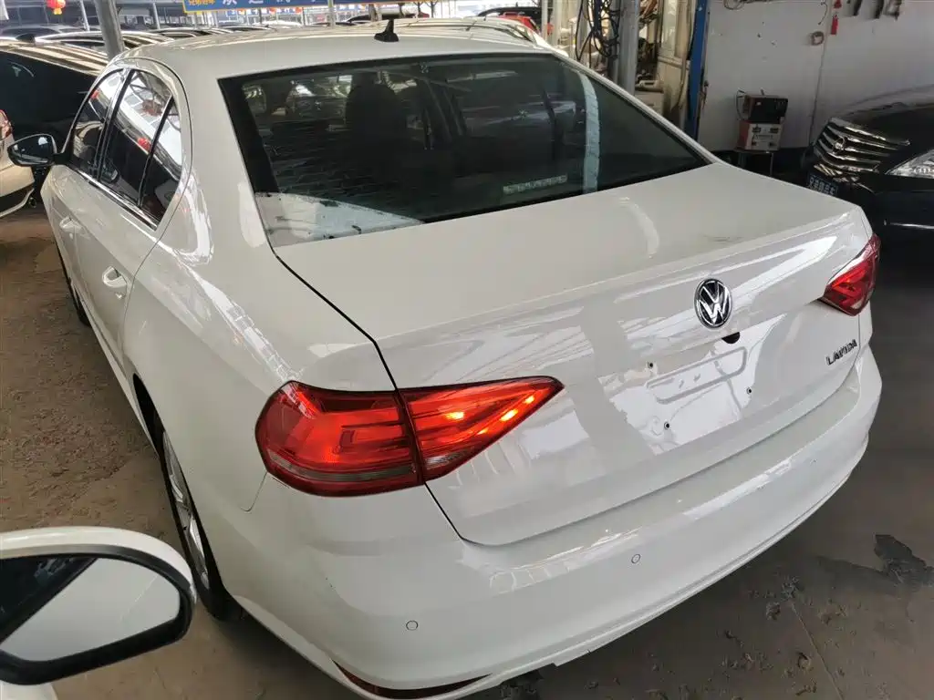 Volkswagen Lavida 2017 1.6L Manual Trend Edition фото 23