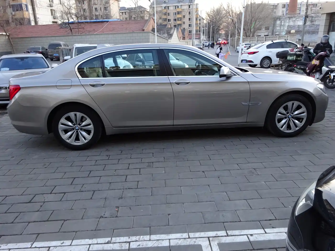 BMW 7 Series 2011 730Li Elegance фото 7