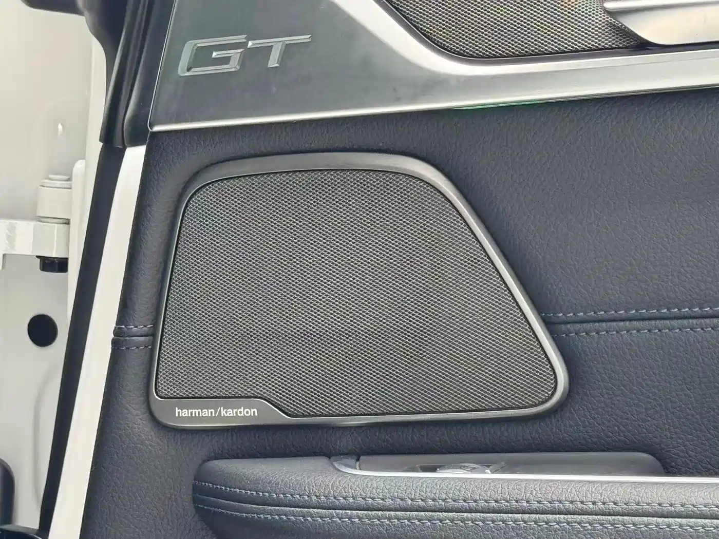 BMW 6 Series GT 2020 630i M Sport Package фото 8