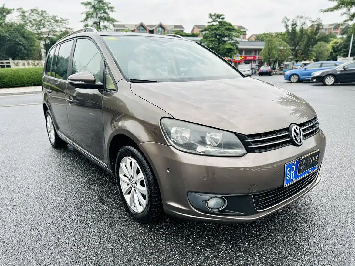 Volkswagen Touran 2013 1.4T DSG Brilliant Edition 5-seater фото 3