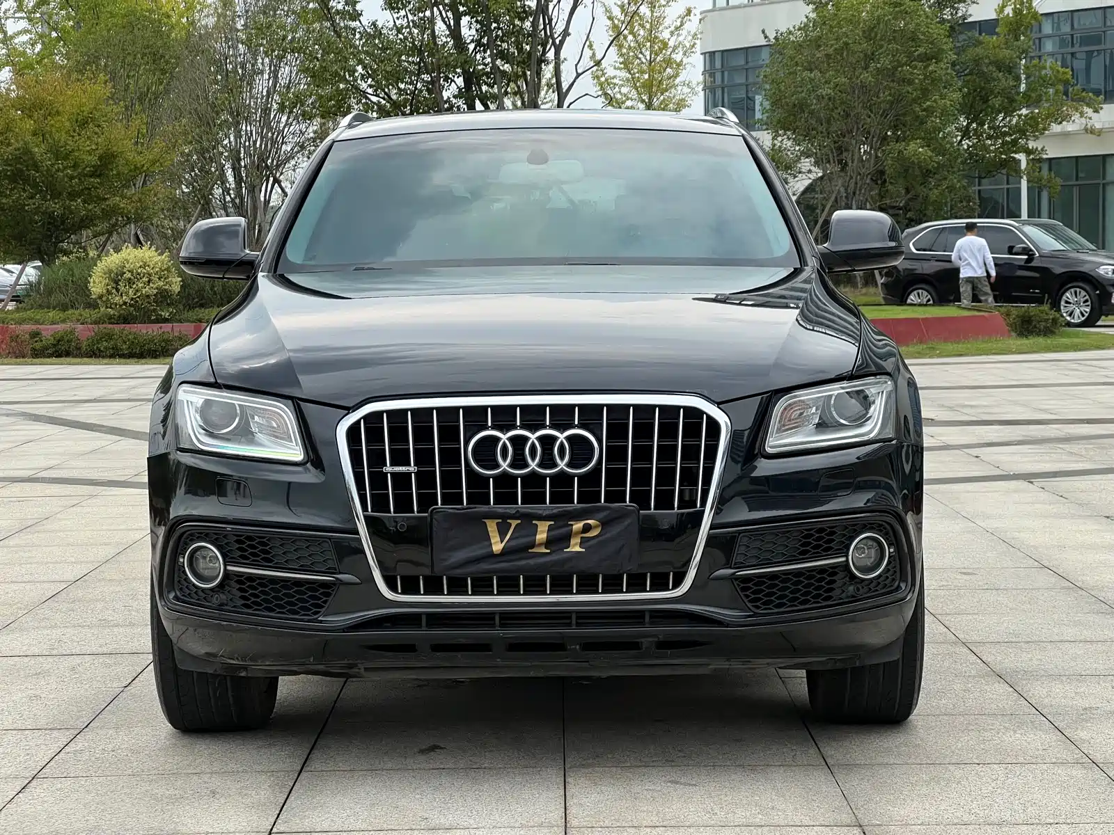 Photo 2 - Audi Q5