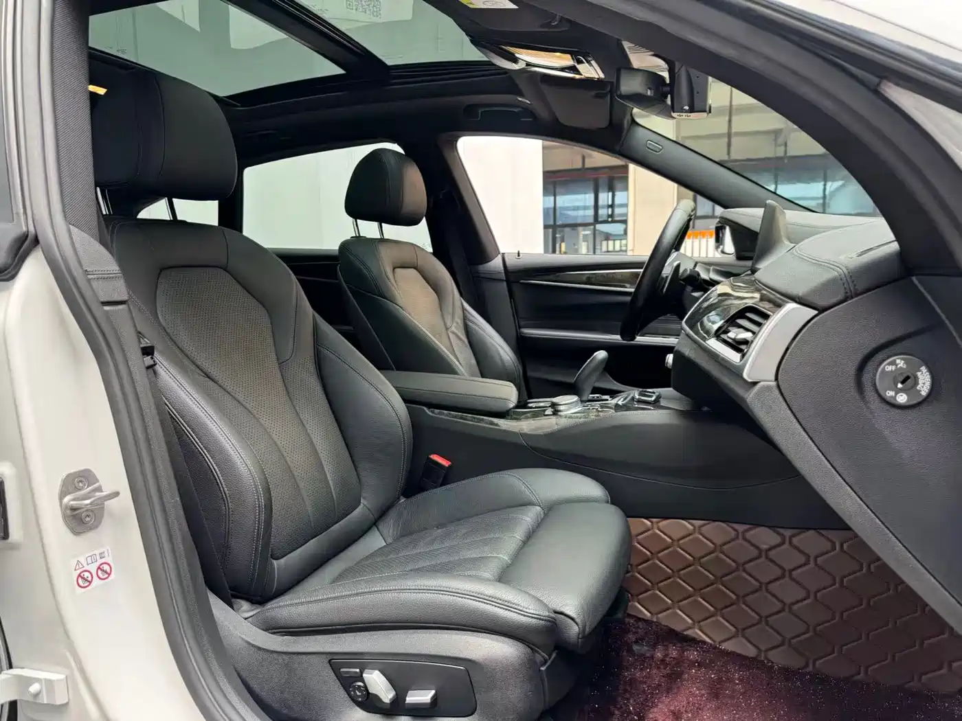 BMW 6 Series GT 2020 630i M Sport Package фото 6