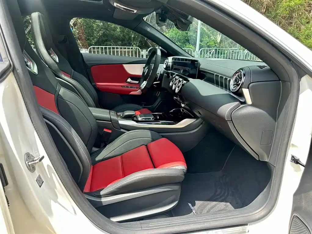 Mercedes-Benz CLA AMG 2022 AMG CLA 45 4MATIC+ фото 10
