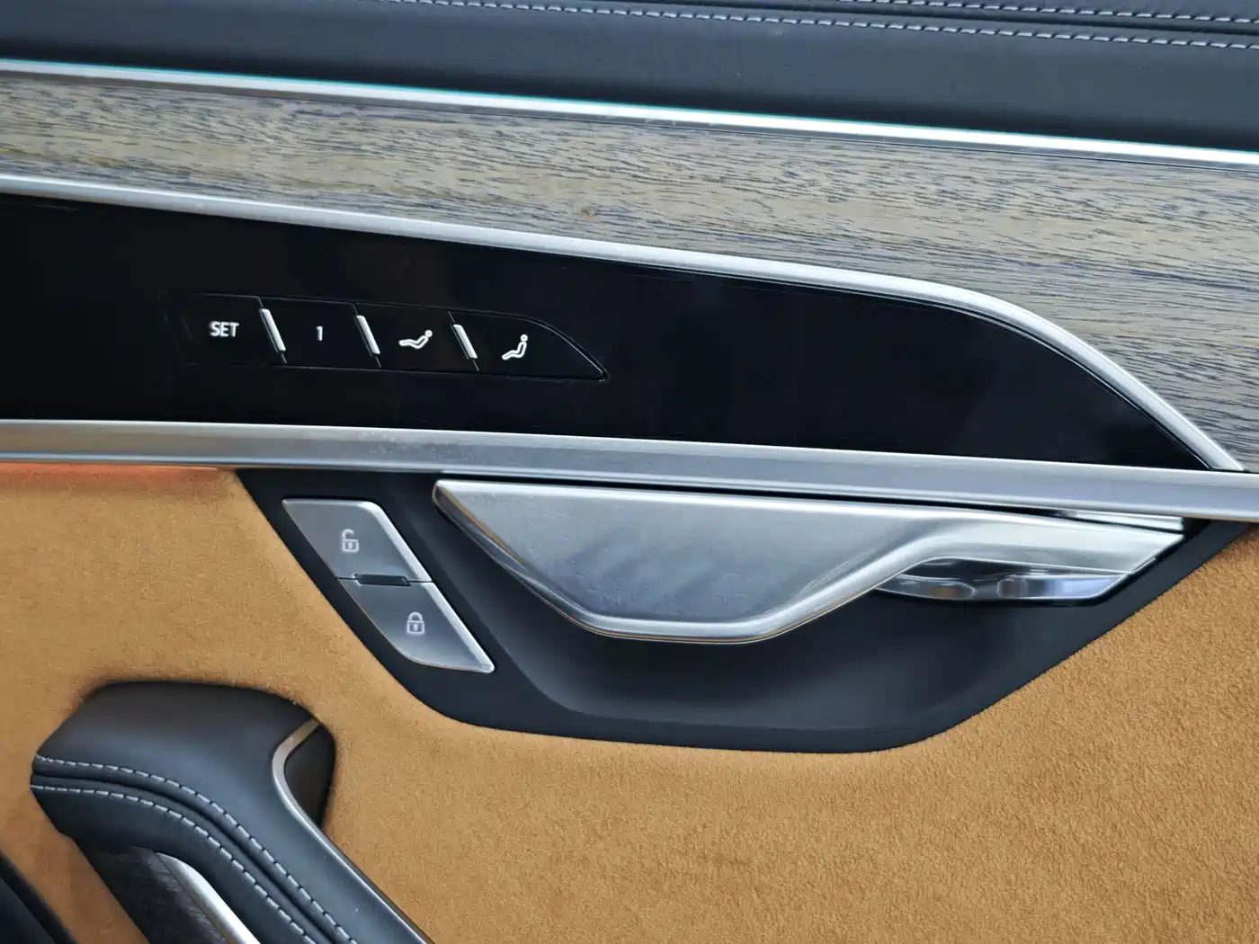 Audi A8 2023 A8L 55 TFSI quattro Flagship фото 22