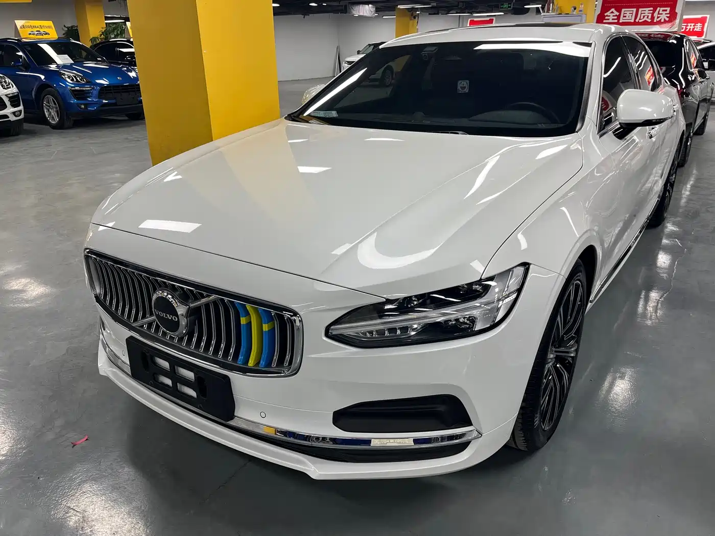 Volvo S90 2023 B5 Intelligent Vision Luxury Edition