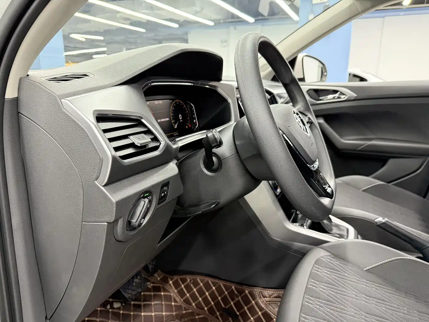 Volkswagen T-Cross 2022 280TSI DSG Luxury Edition фото 16
