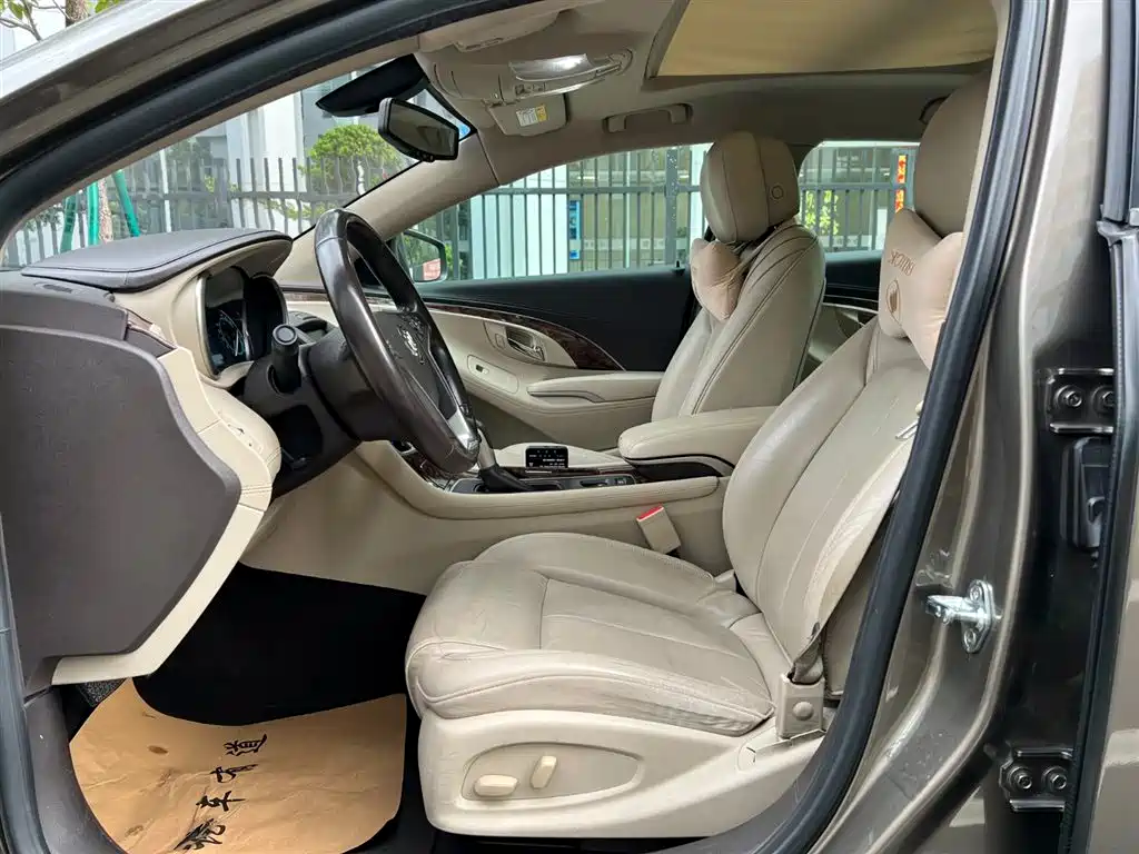 Фото 3 - Buick LaCrosse