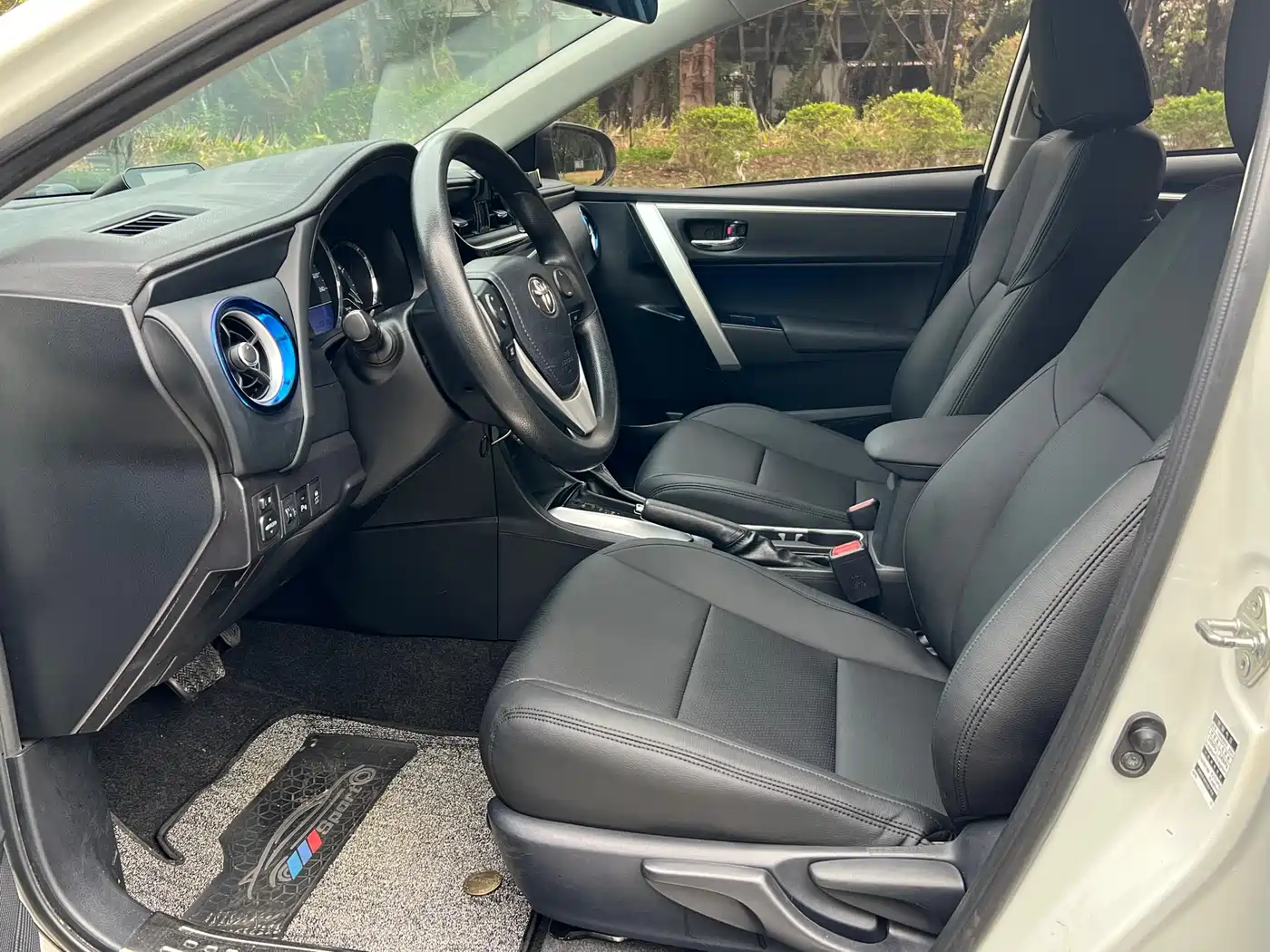 Toyota Levin 2017 Facelift 185T CVT Elite (China V) фото 8