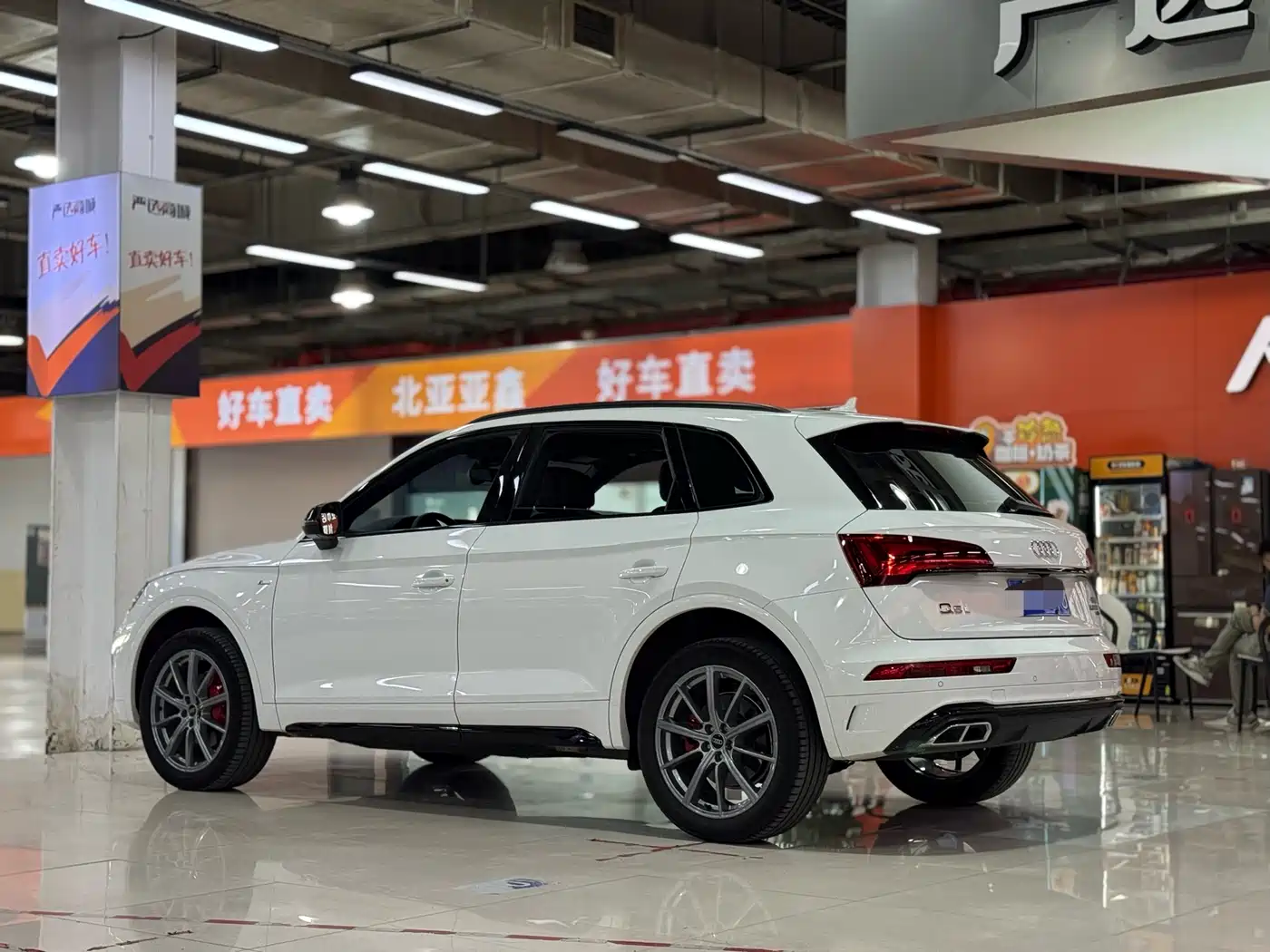 Audi Q5L 2024 Model 40 TFSI Luxury Dynamic фото 5